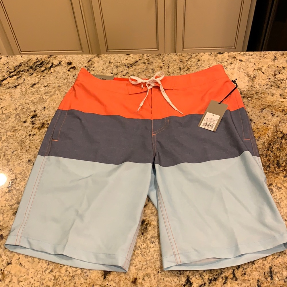 Men’s 10” inseam color block board shorts